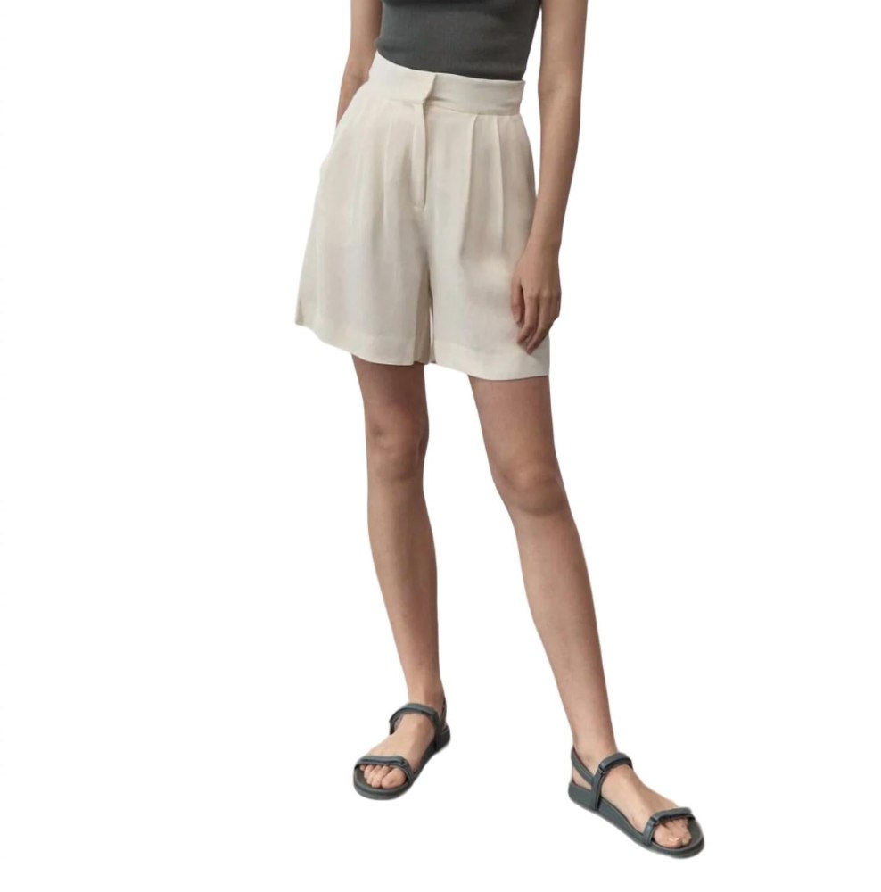 High Waist Pleated Shorts In Cool White 7706230128700
